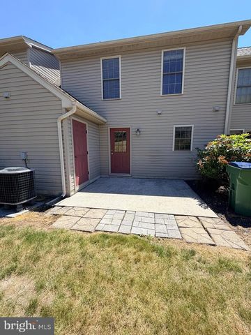 320 WOODLAND VIEW CT, Harrisburg, PA 17110
