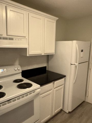 5 Village Hill 18, Natick, MA 01760