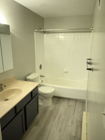 5 Village Hill 18, Natick, MA 01760