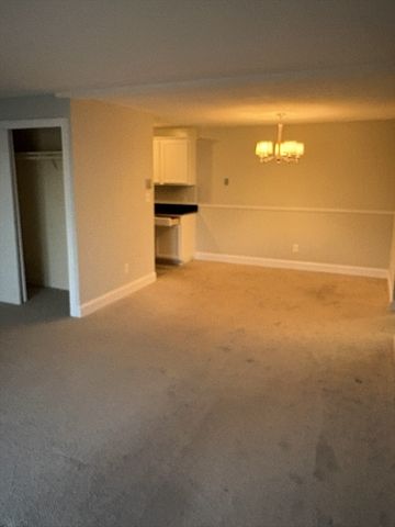 5 Village Hill 18, Natick, MA 01760