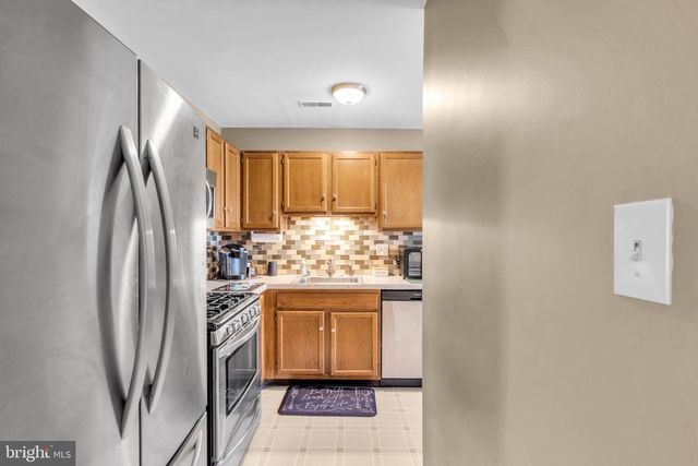 7 RIVER BANK DR, Roebling, NJ 08554