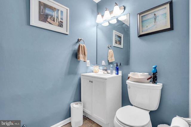 7 RIVER BANK DR, Roebling, NJ 08554