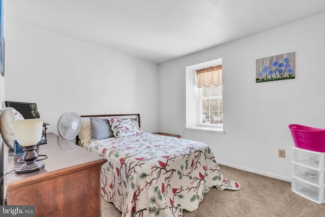 7 RIVER BANK DR, Roebling, NJ 08554