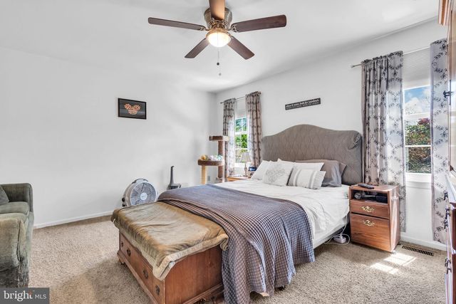 7 RIVER BANK DR, Roebling, NJ 08554