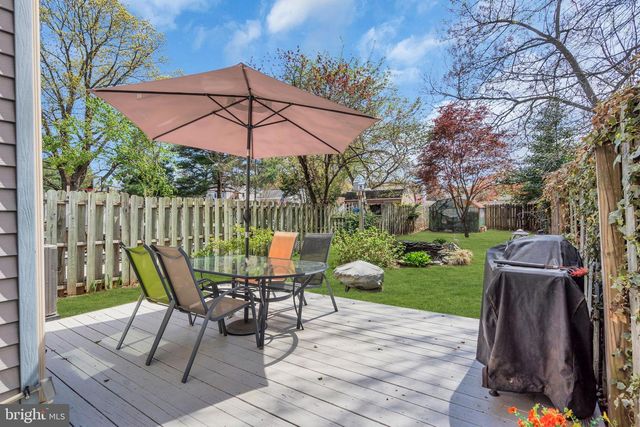 7 RIVER BANK DR, Roebling, NJ 08554