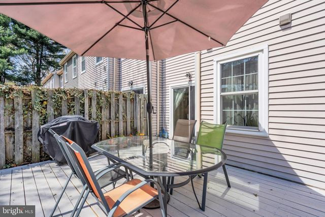 7 RIVER BANK DR, Roebling, NJ 08554