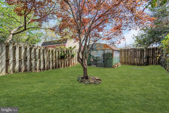 7 RIVER BANK DR, Roebling, NJ 08554