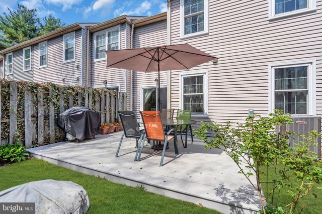 7 RIVER BANK DR, Roebling, NJ 08554