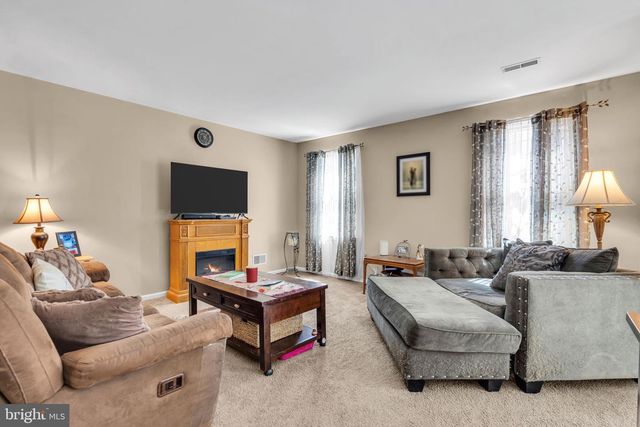 7 RIVER BANK DR, Roebling, NJ 08554