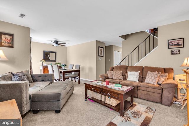 7 RIVER BANK DR, Roebling, NJ 08554