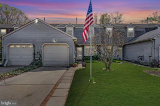 7 RIVER BANK DR, Roebling, NJ 08554