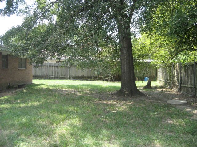 105 Lakeway Drive, Crockett, TX 75835