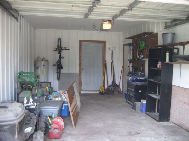 105 Lakeway Drive, Crockett, TX 75835