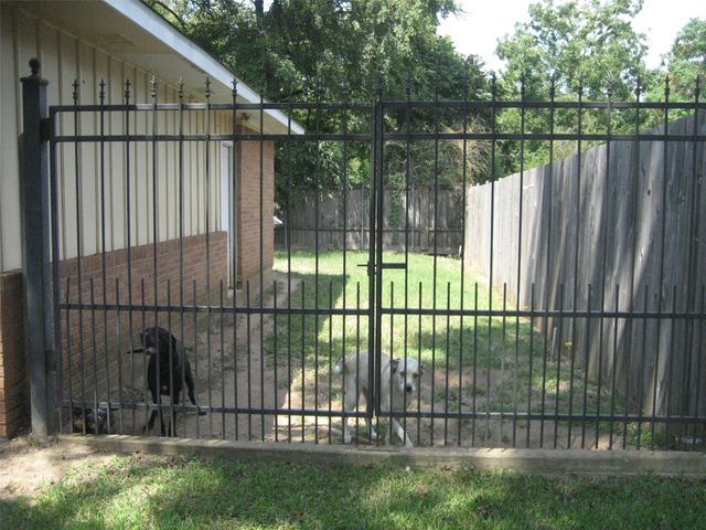 105 Lakeway Drive, Crockett, TX 75835