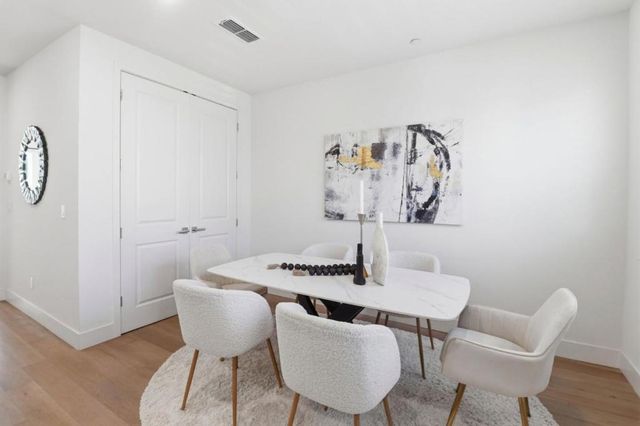 925 De Guigne Drive 4, Sunnyvale, CA 94085