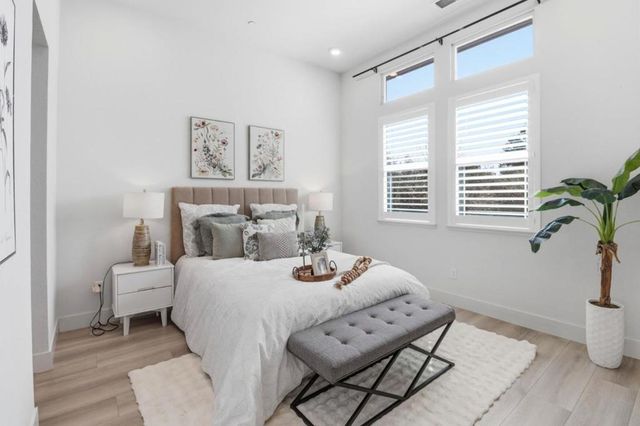 925 De Guigne Drive 4, Sunnyvale, CA 94085