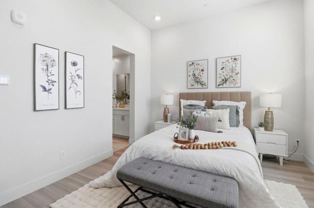 925 De Guigne Drive 4, Sunnyvale, CA 94085