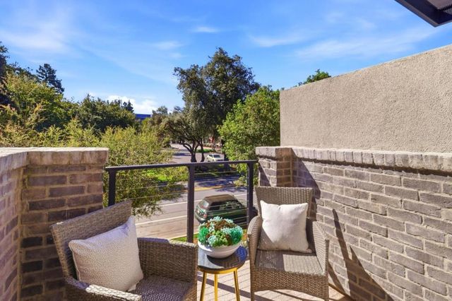 925 De Guigne Drive 4, Sunnyvale, CA 94085