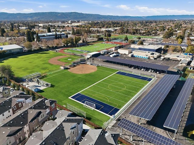 925 De Guigne Drive 4, Sunnyvale, CA 94085