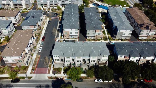 925 De Guigne Drive 4, Sunnyvale, CA 94085