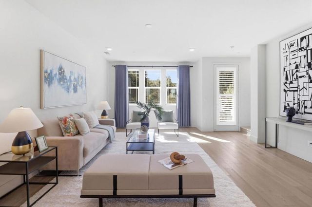 925 De Guigne Drive 4, Sunnyvale, CA 94085