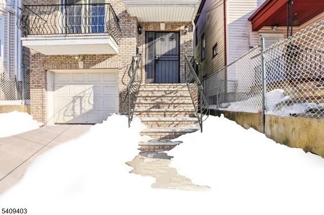 884 S 17Th St, Newark City, NJ 07108