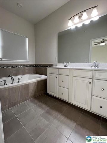 2356 Raya Way, Bethlehem City, PA 18045