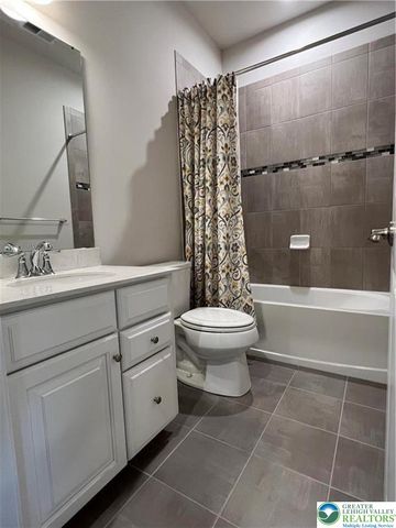 2356 Raya Way, Bethlehem City, PA 18045