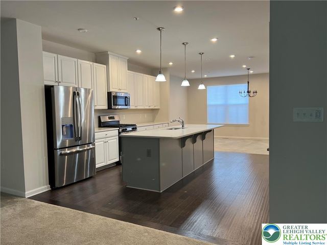 2356 Raya Way, Bethlehem City, PA 18045