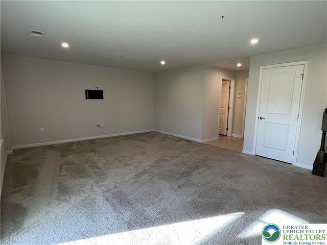 2356 Raya Way, Bethlehem City, PA 18045