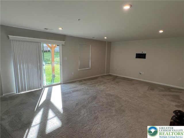 2356 Raya Way, Bethlehem City, PA 18045