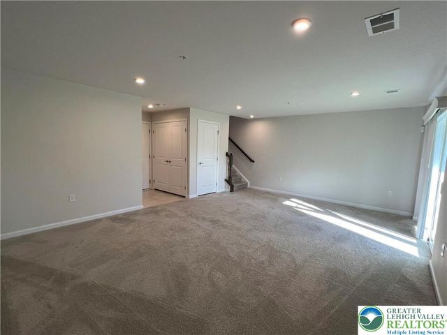2356 Raya Way, Bethlehem City, PA 18045