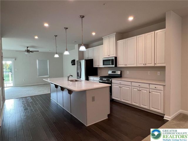 2356 Raya Way, Bethlehem City, PA 18045
