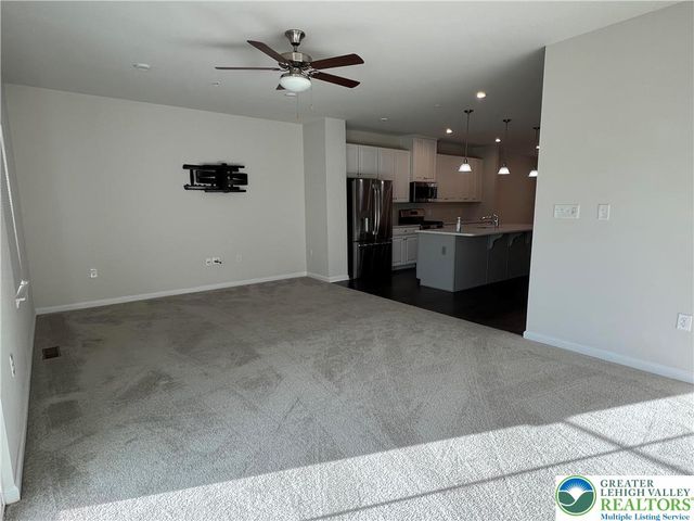 2356 Raya Way, Bethlehem City, PA 18045