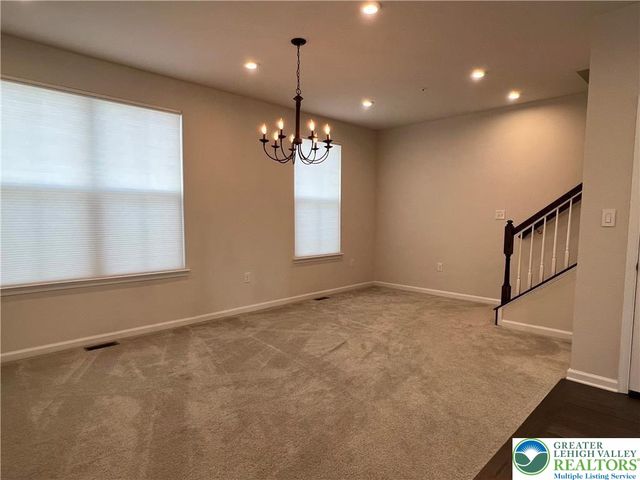 2356 Raya Way, Bethlehem City, PA 18045