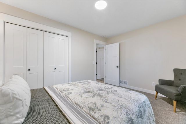 4835 Drake Street, Maple Plain, MN 55359