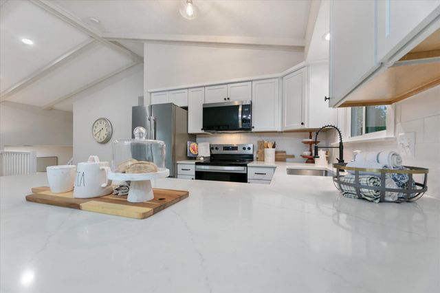 4835 Drake Street, Maple Plain, MN 55359