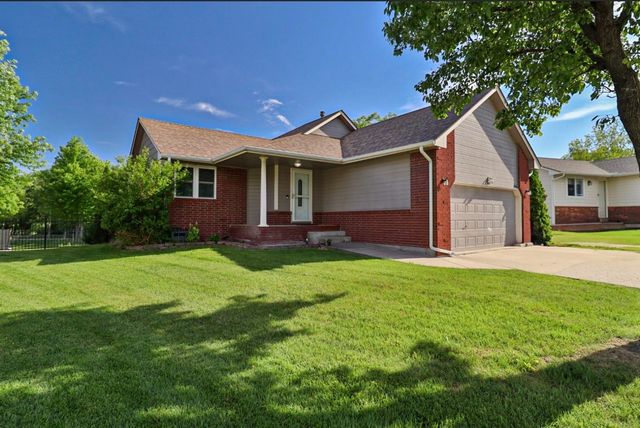 866 S Bedford CT, Wichita, KS 67207