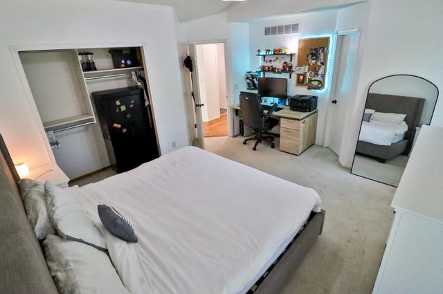 866 S Bedford CT, Wichita, KS 67207