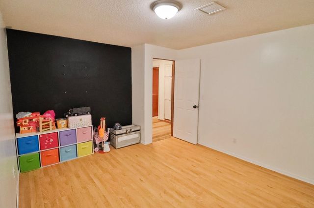 866 S Bedford CT, Wichita, KS 67207