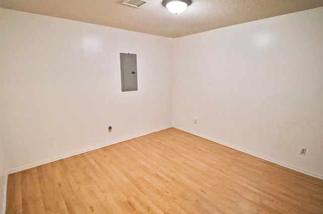 866 S Bedford CT, Wichita, KS 67207