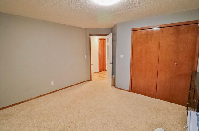 866 S Bedford CT, Wichita, KS 67207