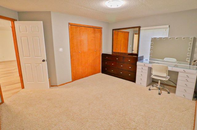 866 S Bedford CT, Wichita, KS 67207