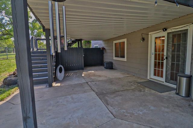 866 S Bedford CT, Wichita, KS 67207