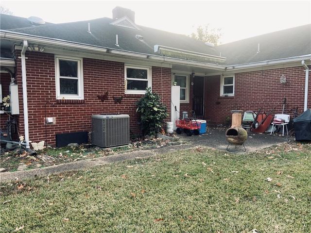 9 Omera PL, Hampton, VA 23666