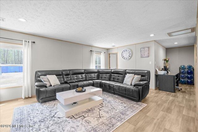 1427 S STATE ROAD 19, Palatka, FL 32177