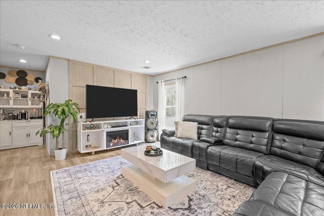 1427 S STATE ROAD 19, Palatka, FL 32177