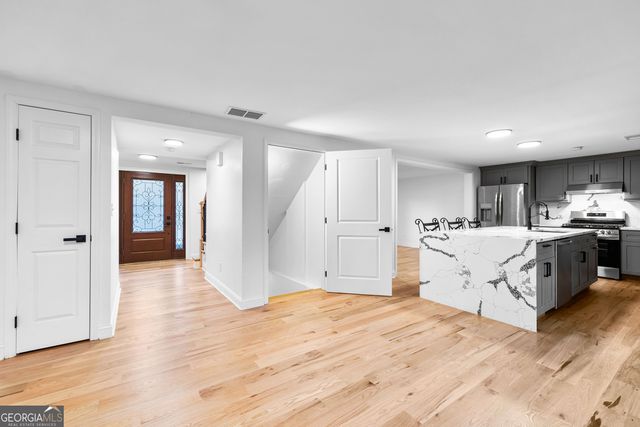 101 Charter Oak Court, Peachtree City, GA 30269