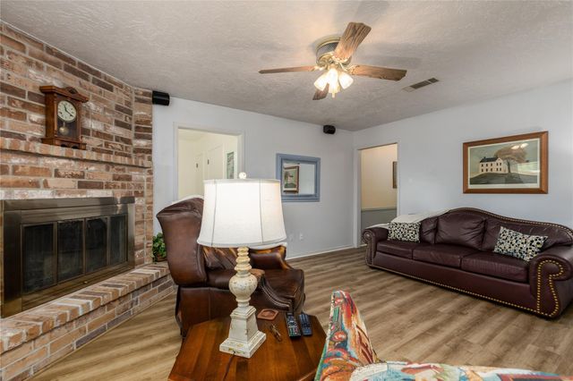 2306 Heather Street, Highlands, TX 77562