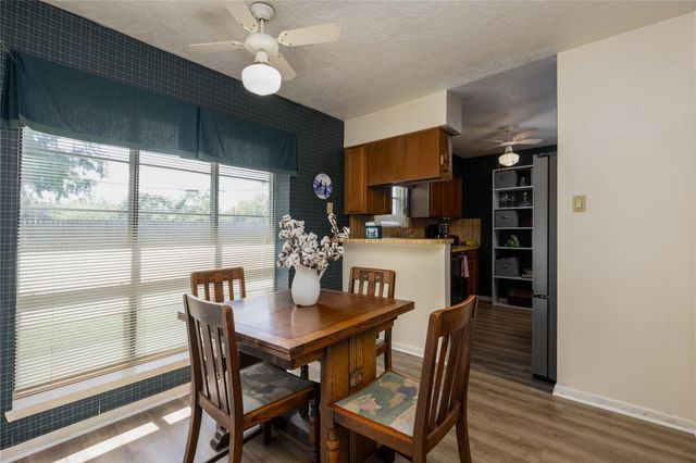 2306 Heather Street, Highlands, TX 77562